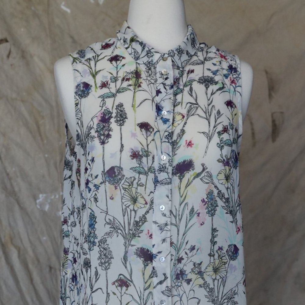H&M sleeveless button up collared floral blouse S